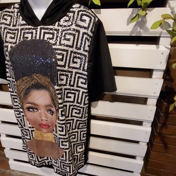 I R hoodie.                     #1089 - Picture 2 of 6